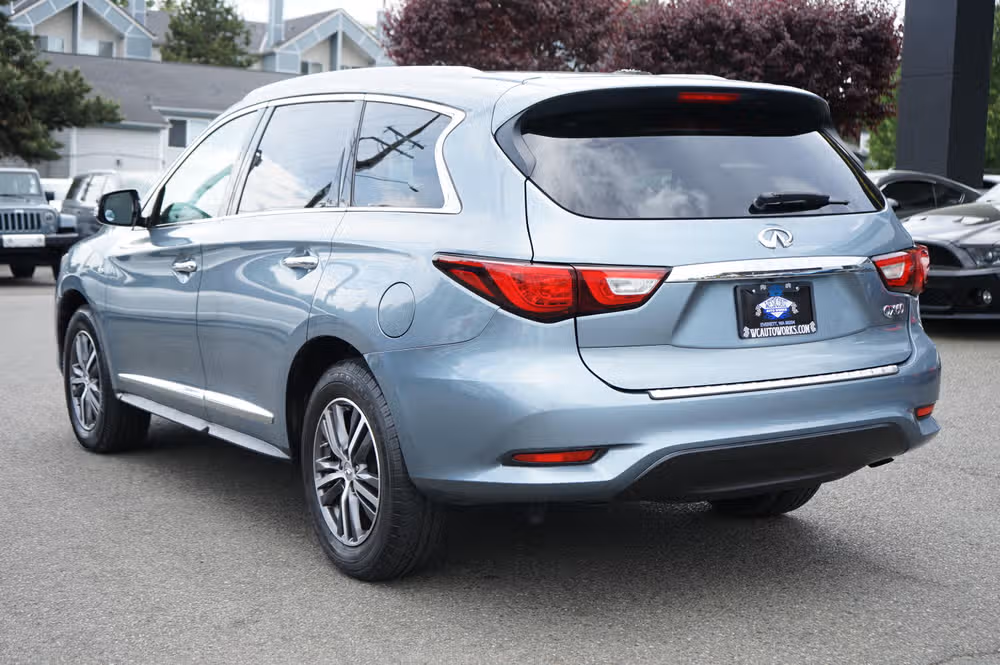 2018 INFINITI QX60 Base Image 3