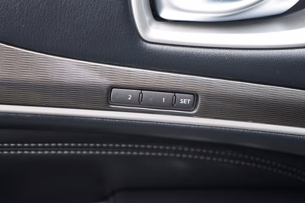 2018 INFINITI QX60 Base Image 12