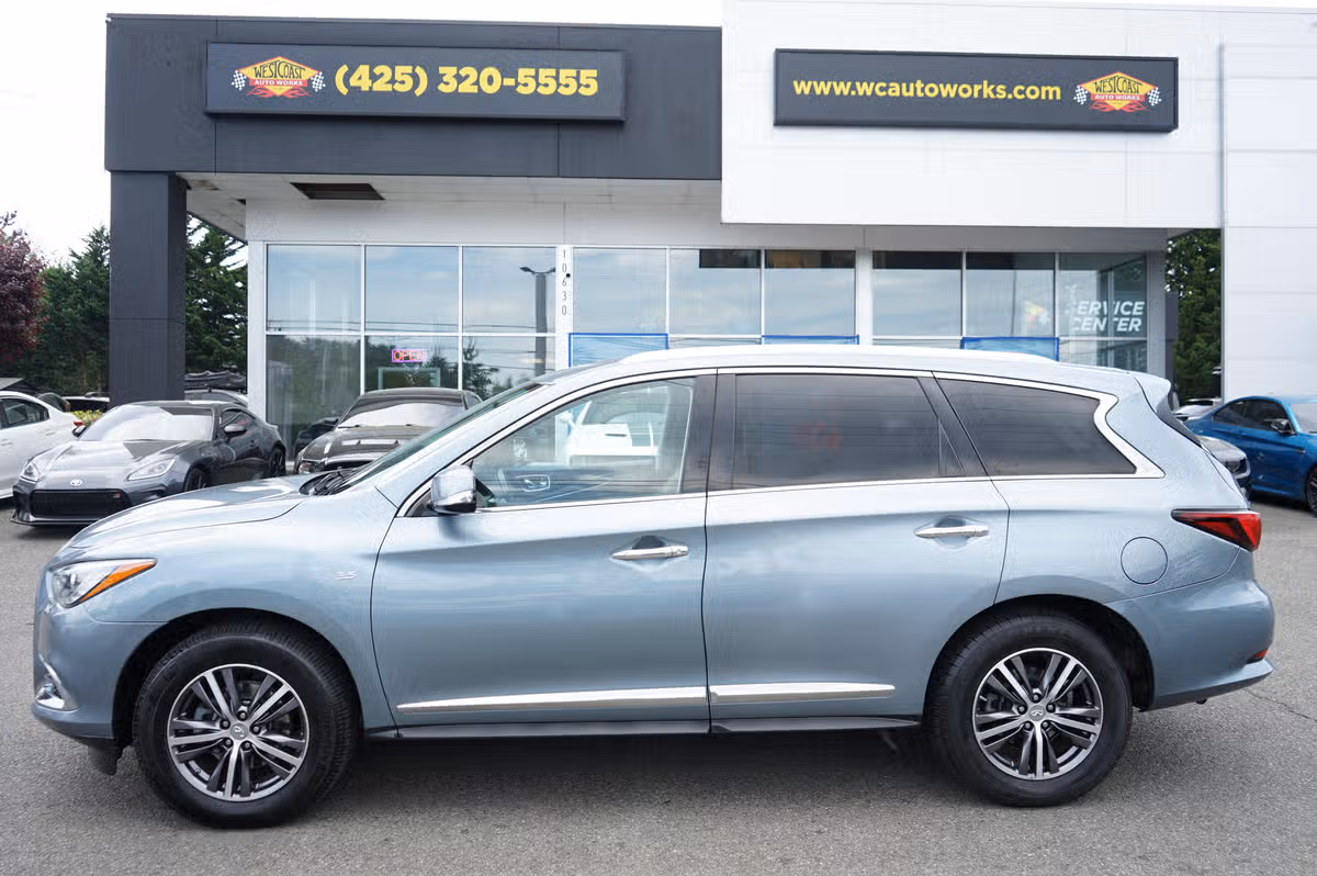2018 INFINITI QX60 Base Image 2