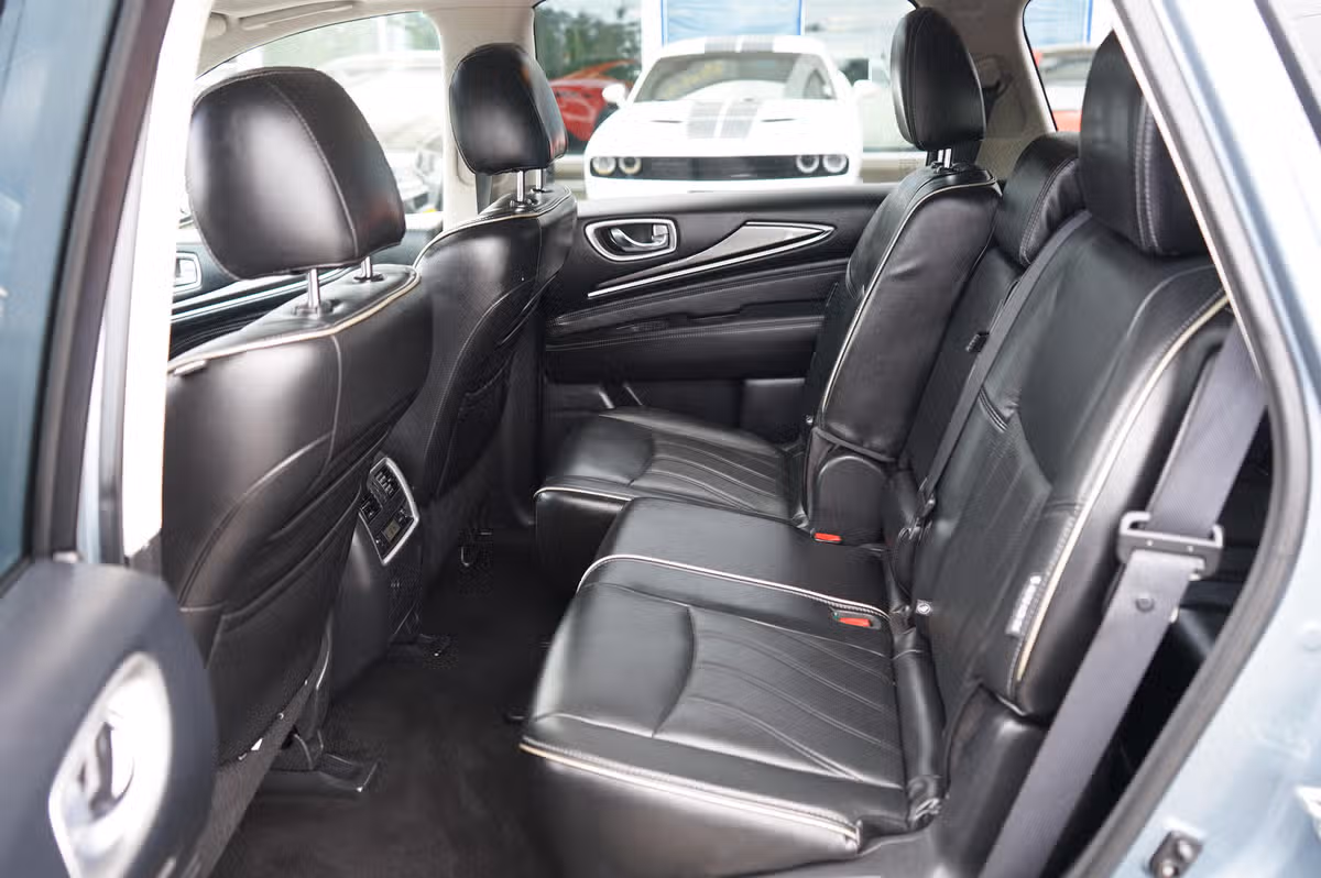 2018 INFINITI QX60 Base Image 16