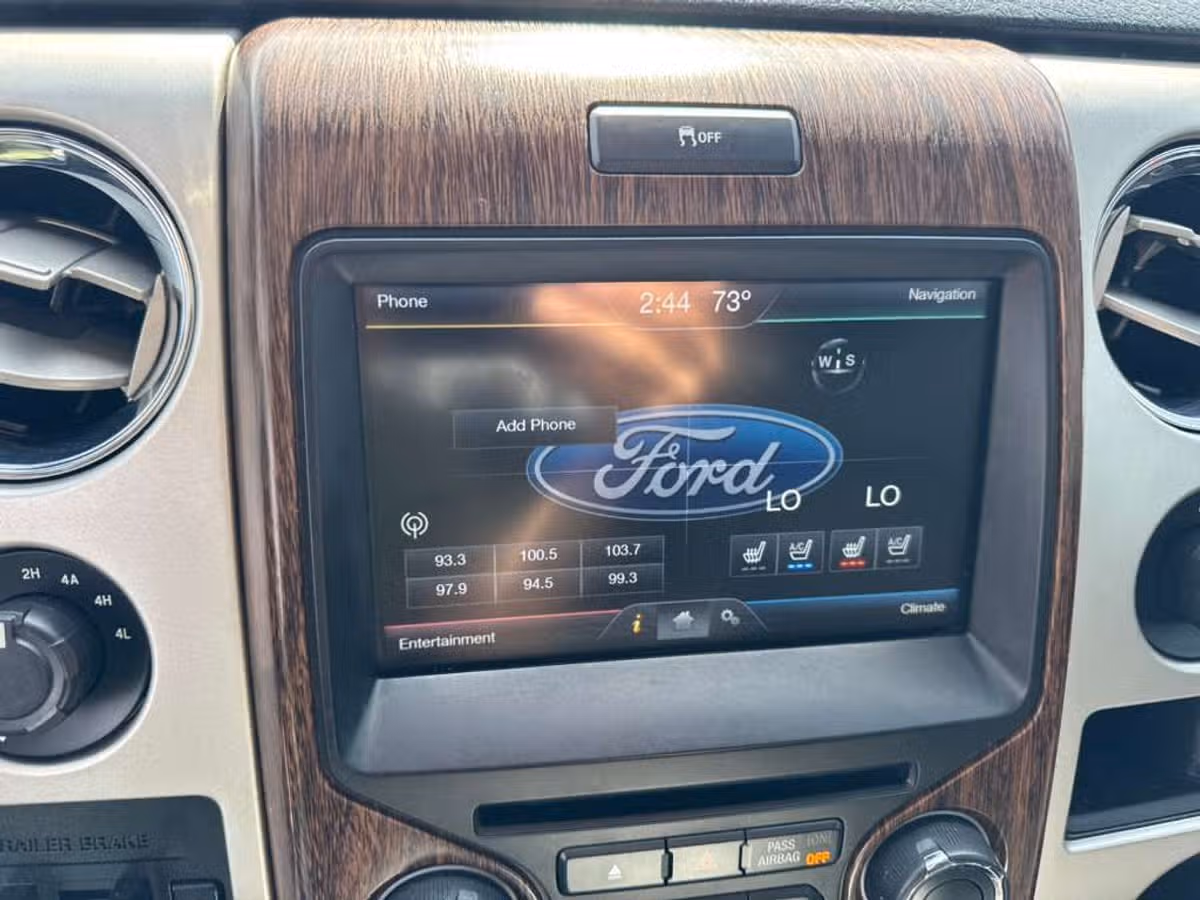 2014 Ford F-150 Lariat Image 19