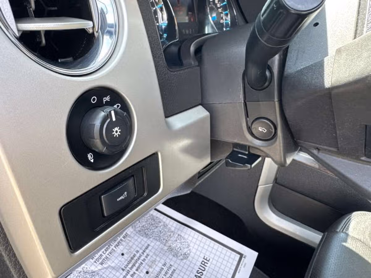 2014 Ford F-150 Lariat Image 17