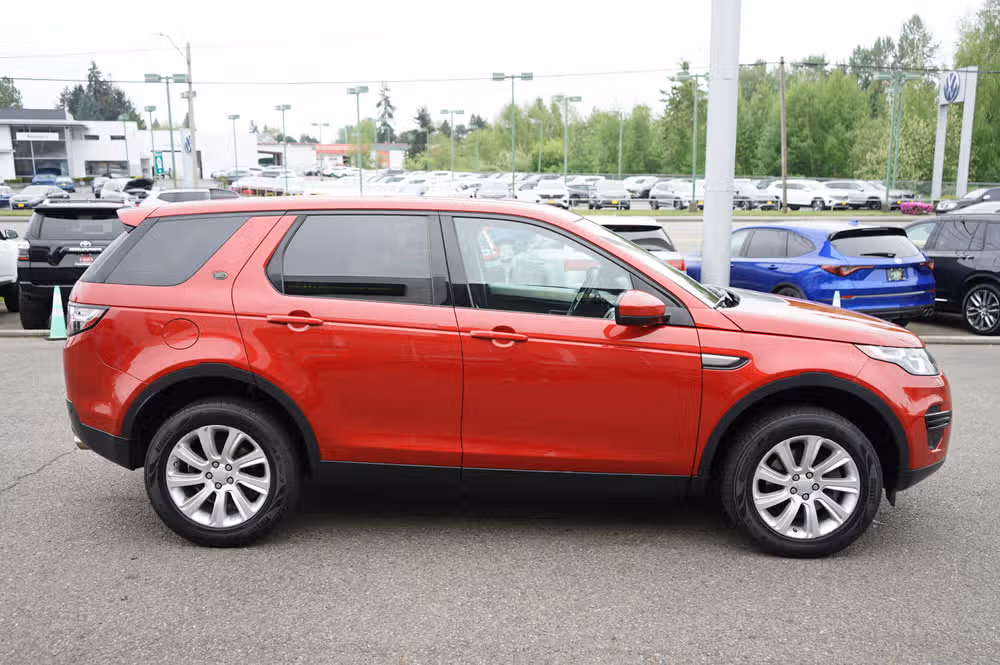 2017 Land Rover Discovery Sport SE Image 6