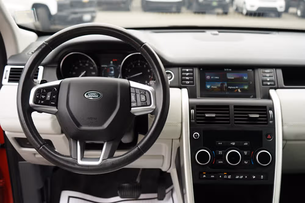 2017 Land Rover Discovery Sport SE Image 13