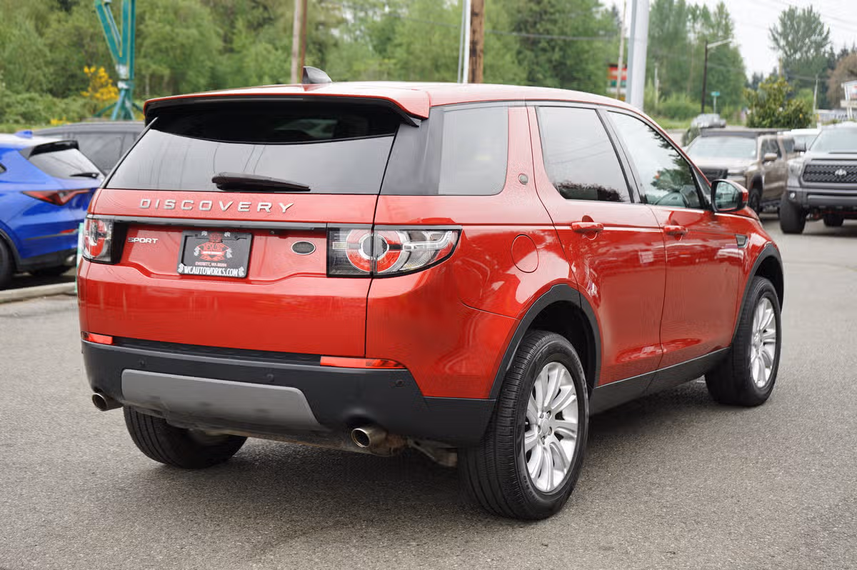2017 Land Rover Discovery Sport SE Image 5