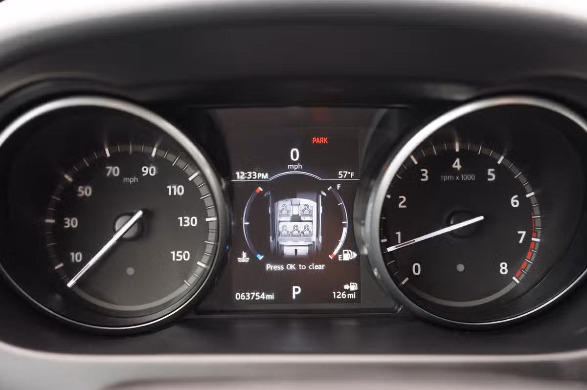 2017 Land Rover Discovery Sport SE Image 14