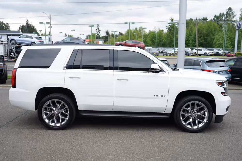 2017 Chevrolet Tahoe LT Image 6