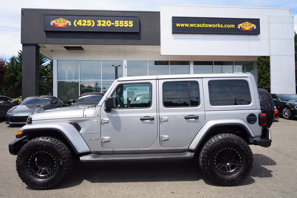 2020 Jeep Wrangler Unlimited Sahara Image 2