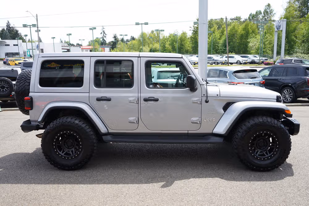 2020 Jeep Wrangler Unlimited Sahara Image 6
