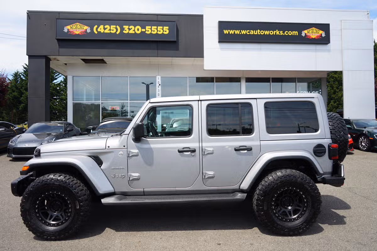 2020 Jeep Wrangler Unlimited Sahara Image 2