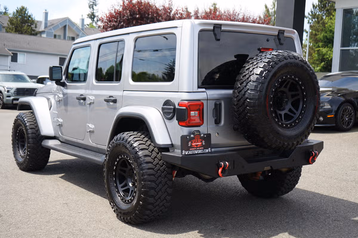 2020 Jeep Wrangler Unlimited Sahara Image 3