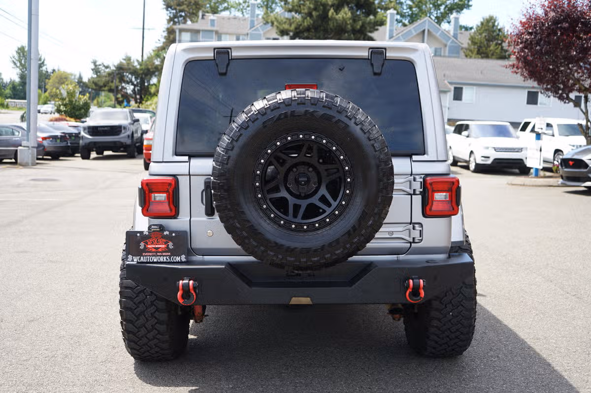 2020 Jeep Wrangler Unlimited Sahara Image 4