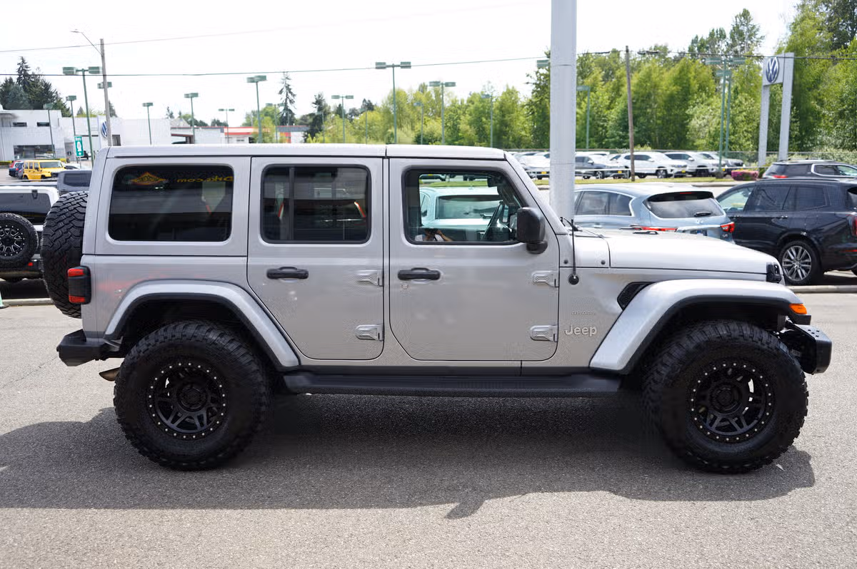 2020 Jeep Wrangler Unlimited Sahara Image 6