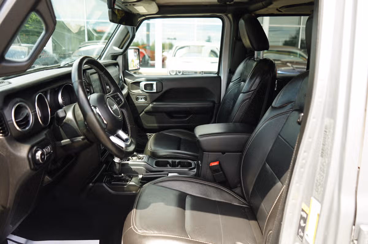 2020 Jeep Wrangler Unlimited Sahara Image 11