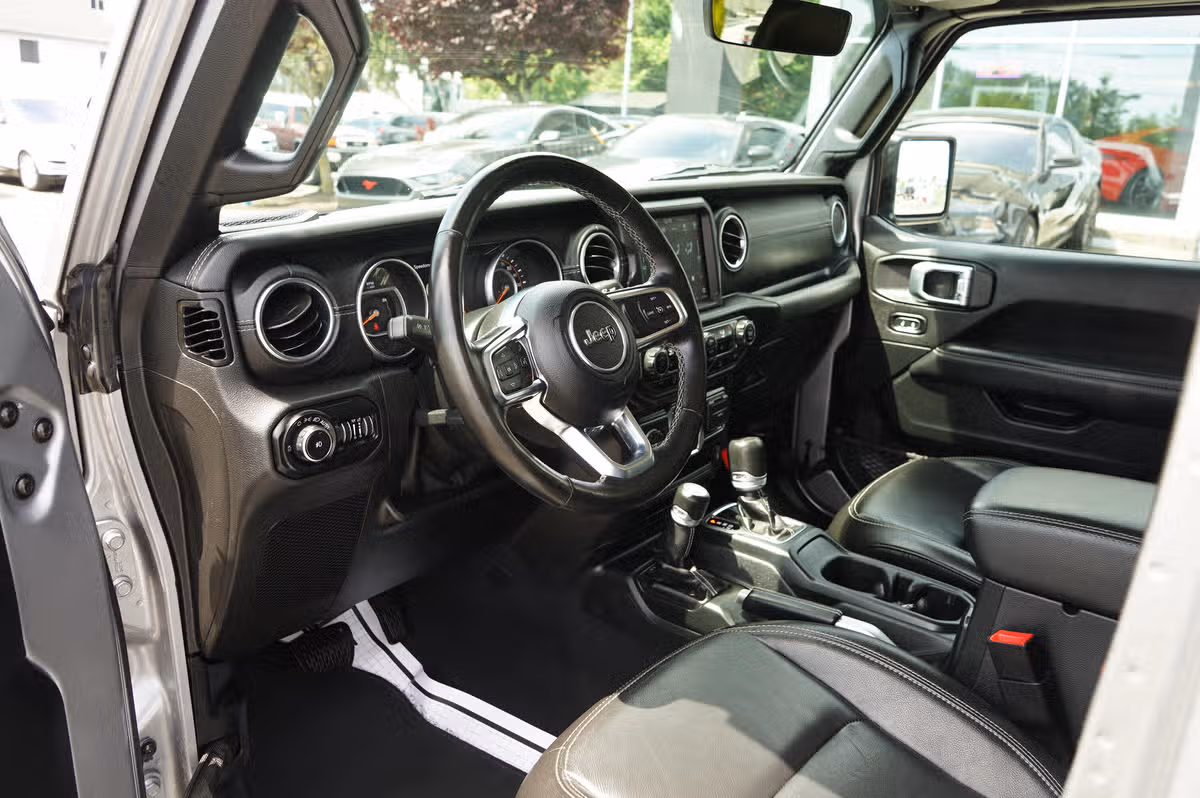 2020 Jeep Wrangler Unlimited Sahara Image 12