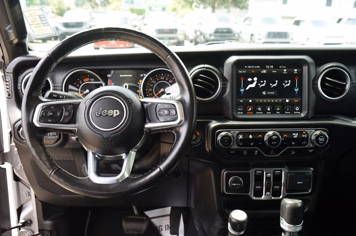 2020 Jeep Wrangler Unlimited Sahara Image 14