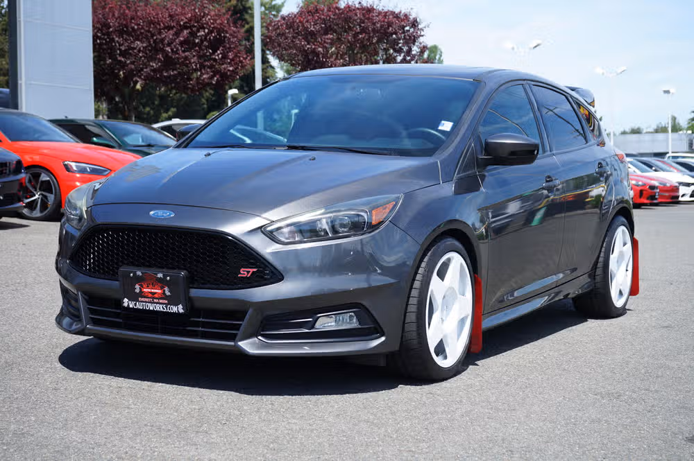 2016 Ford Focus 5 Door Hatch ST's photo