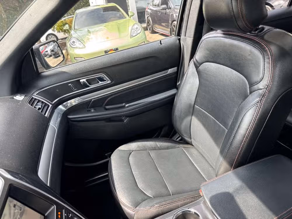 2017 Ford Explorer Sport Image 30
