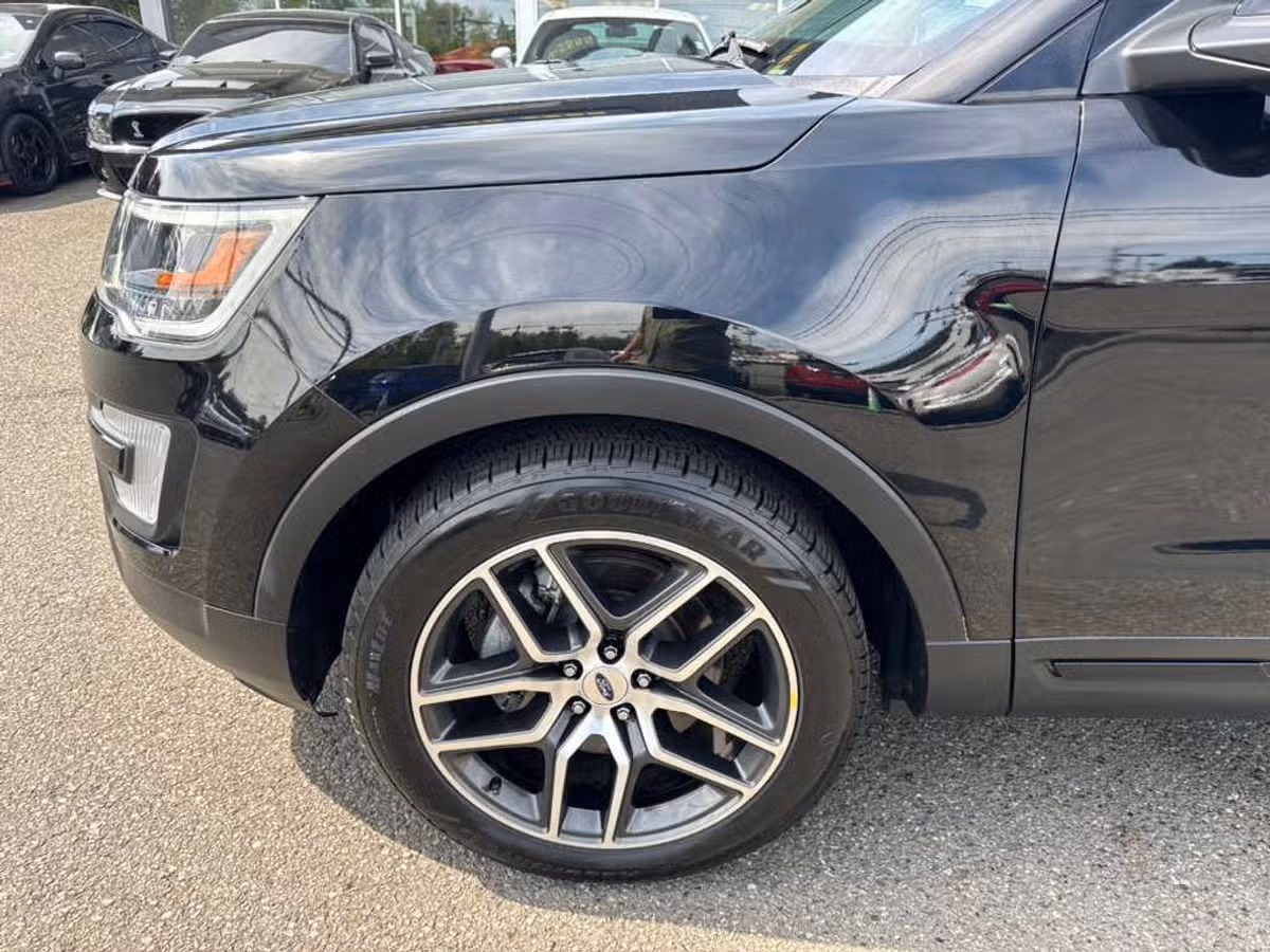 2017 Ford Explorer Sport Image 12