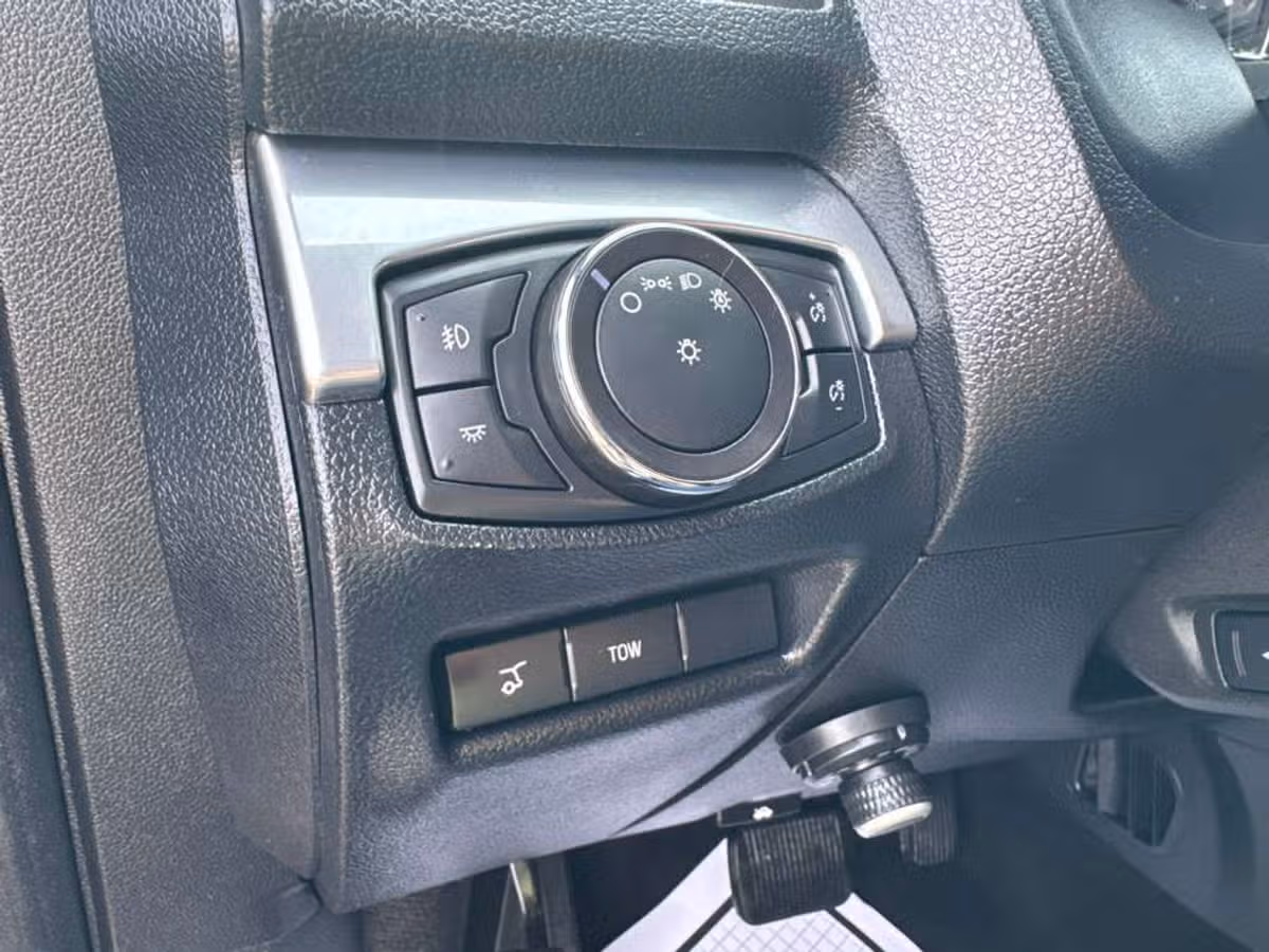 2017 Ford Explorer Sport Image 26