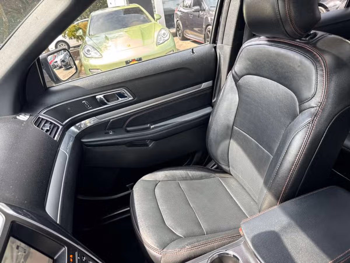2017 Ford Explorer Sport Image 30
