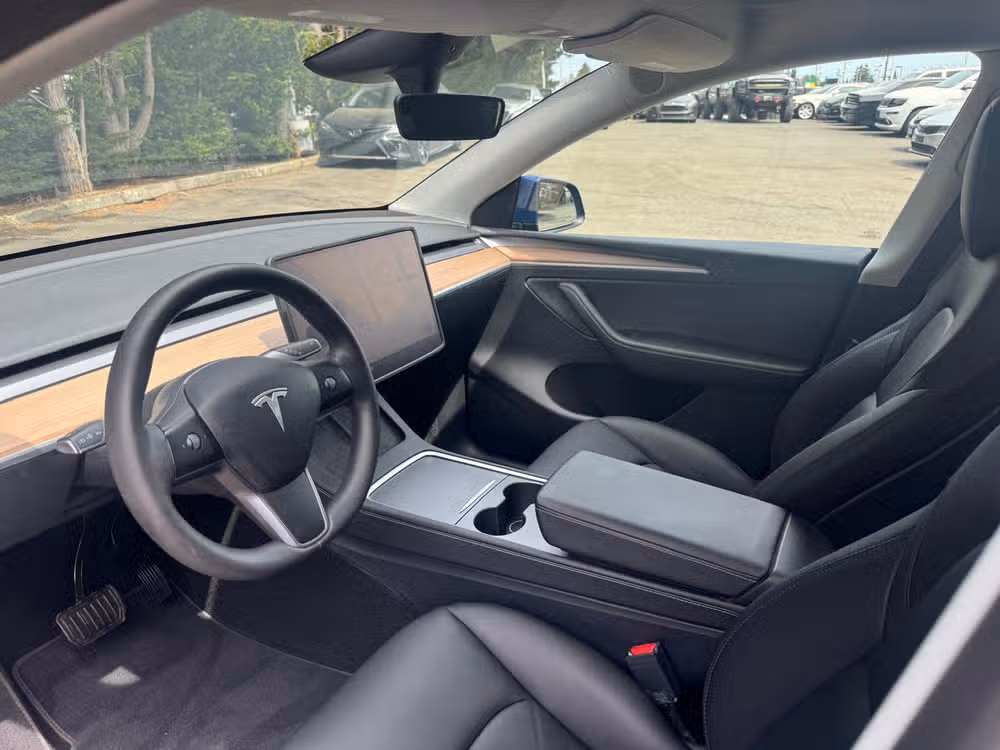 2024 Tesla Model Y Long Range Image 9