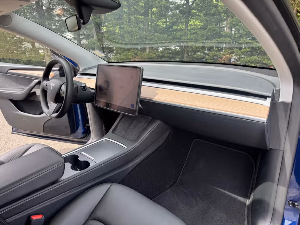 2024 Tesla Model Y Long Range Image 14