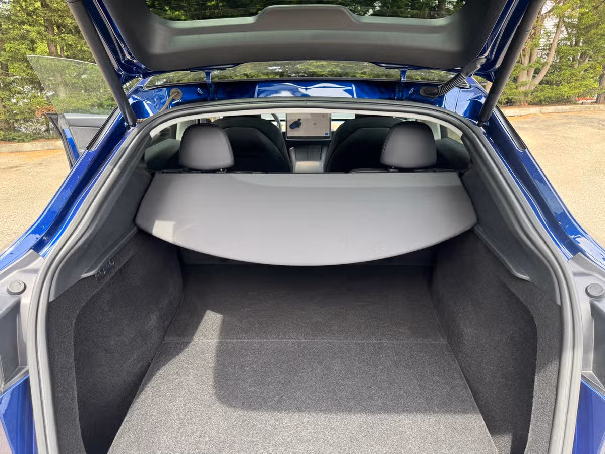 2024 Tesla Model Y Long Range Image 12