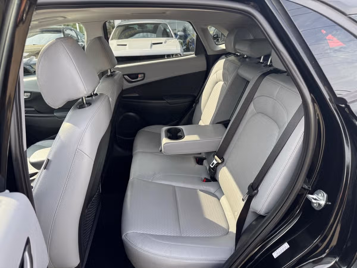 2021 Hyundai KONA Limited Image 11