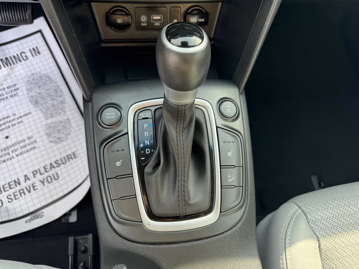 2021 Hyundai KONA Limited Image 16