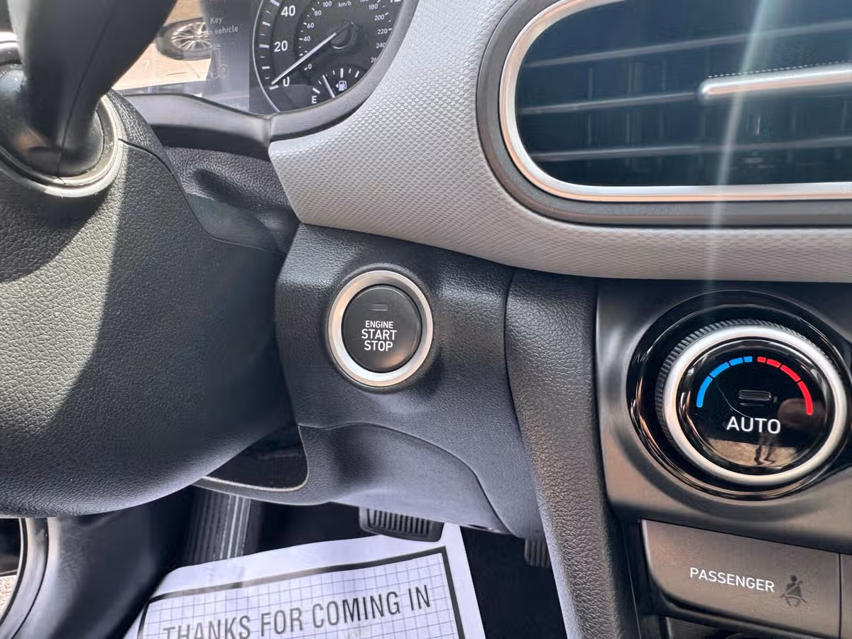 2021 Hyundai KONA Limited Image 17