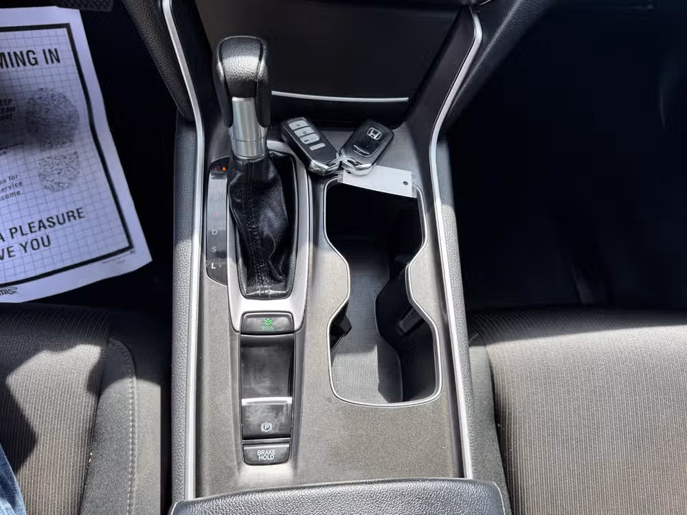 2018 Honda Accord LX Image 16