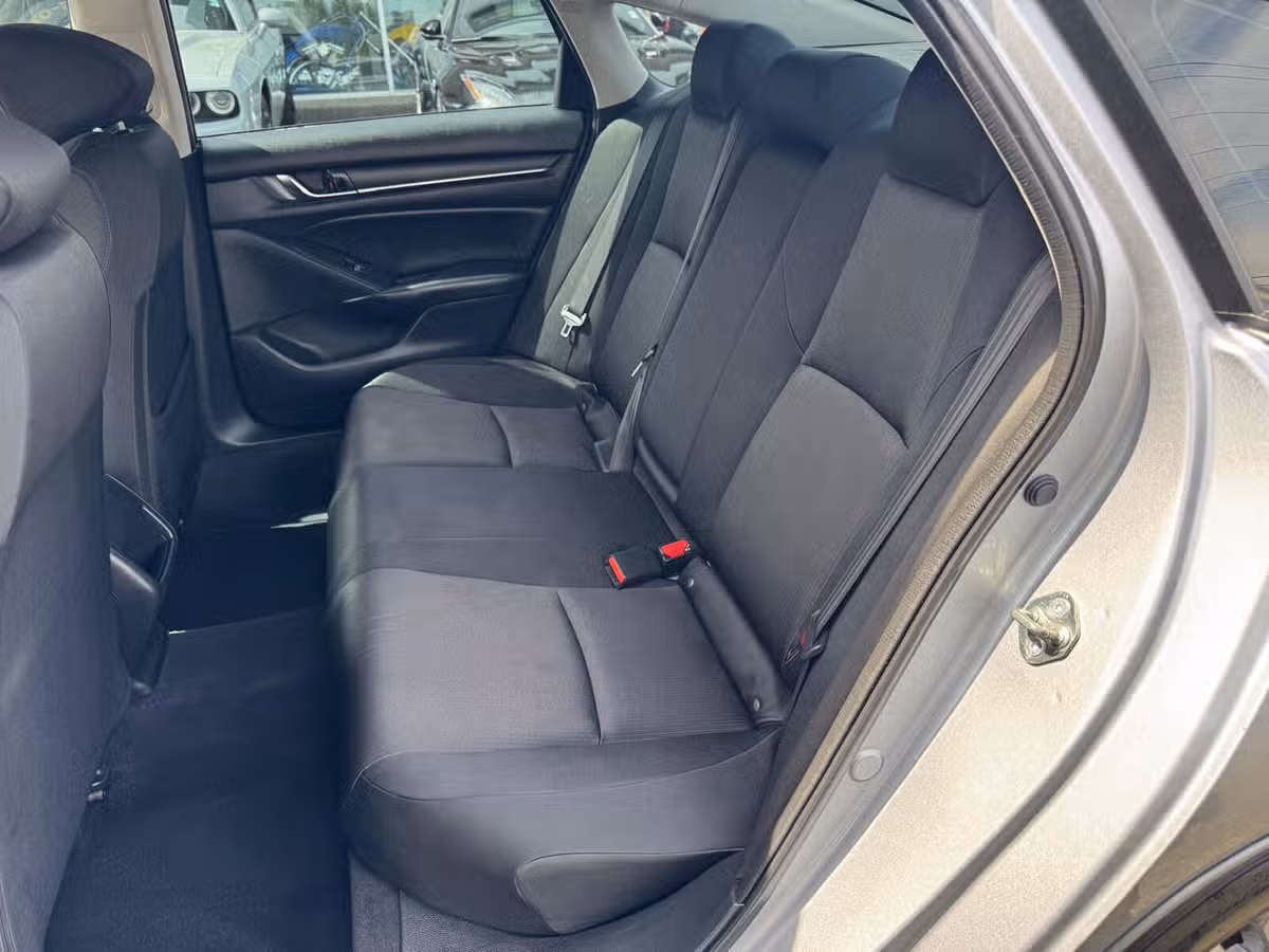 2018 Honda Accord LX Image 9