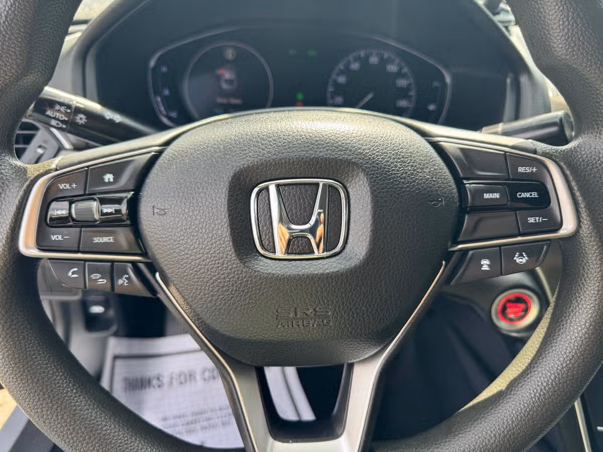 2018 Honda Accord LX Image 17