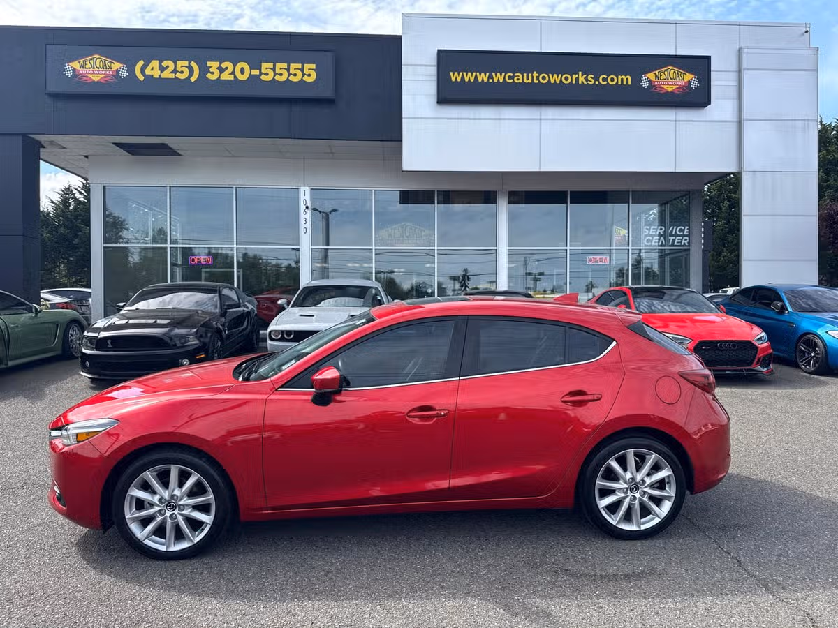 2017 Mazda 3 Grand Touring Image 3