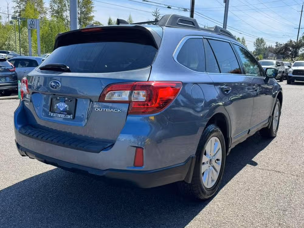 2016 Subaru Outback 2.5i Premium Crossover Image 9