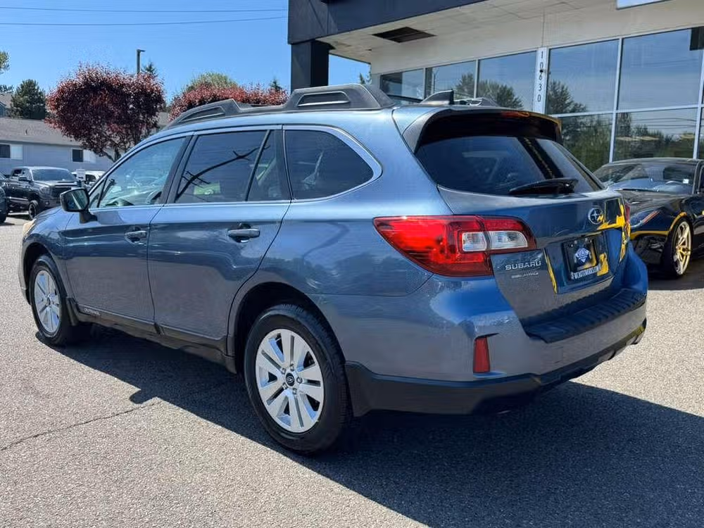 2016 Subaru Outback 2.5i Premium Crossover Image 10