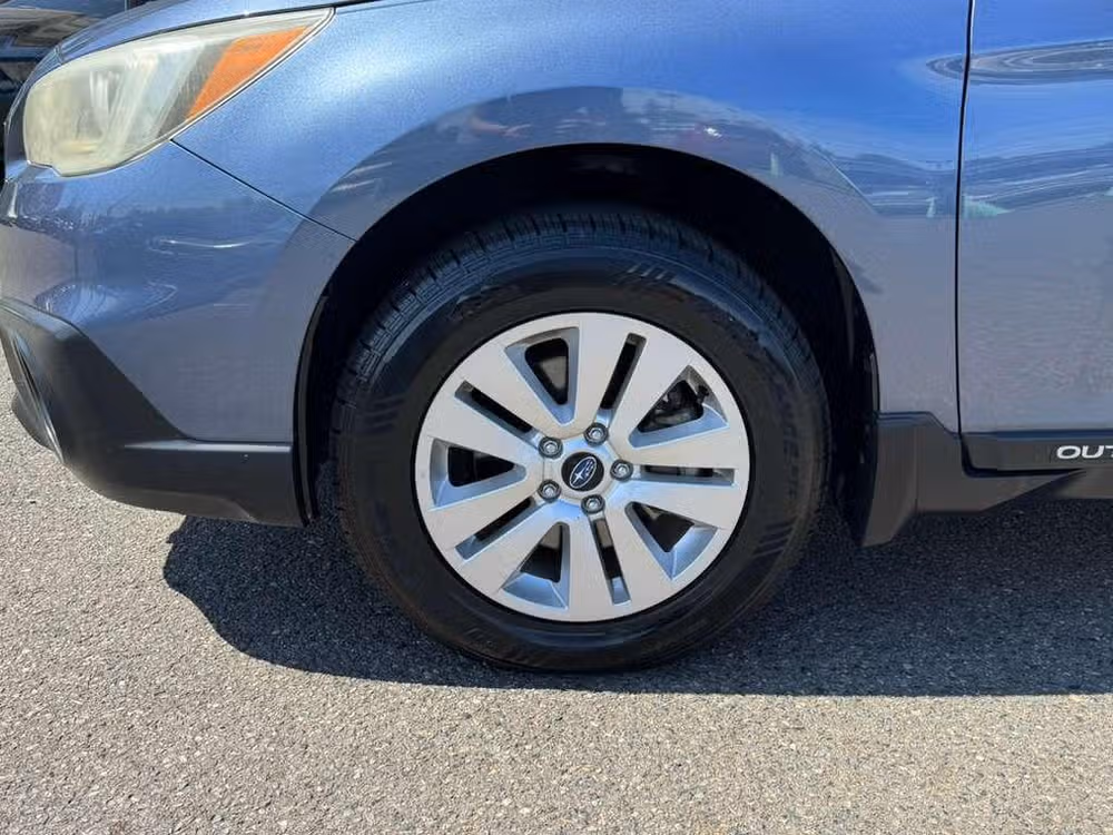 2016 Subaru Outback 2.5i Premium Crossover Image 11