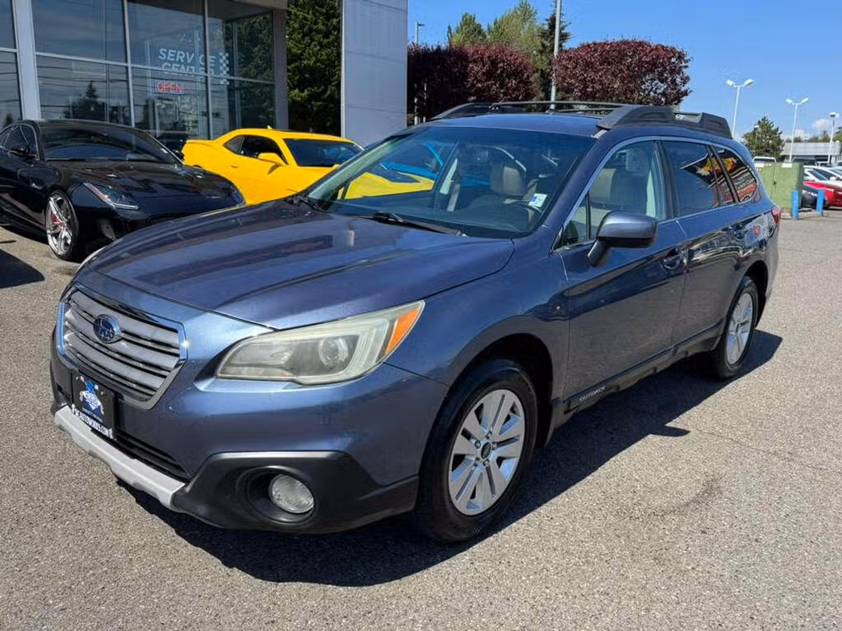 2016 Subaru Outback 2.5i Premium Crossover Image 2