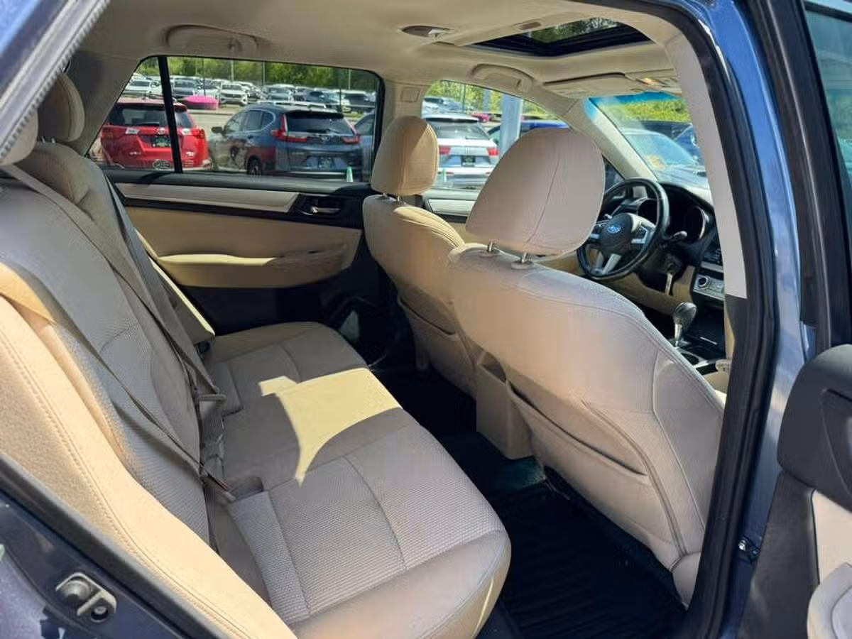 2016 Subaru Outback 2.5i Premium Crossover Image 7