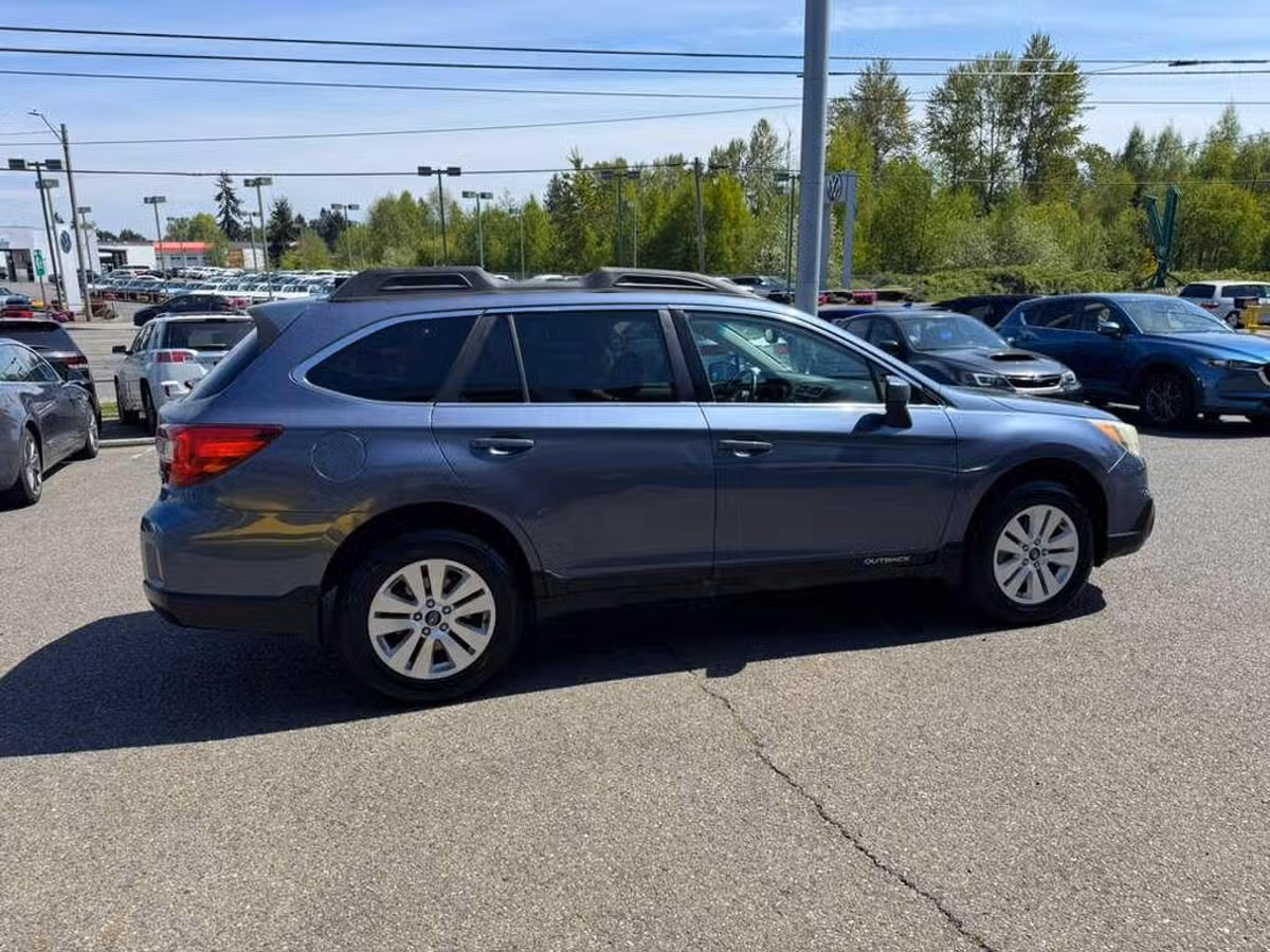 2016 Subaru Outback 2.5i Premium Crossover Image 8