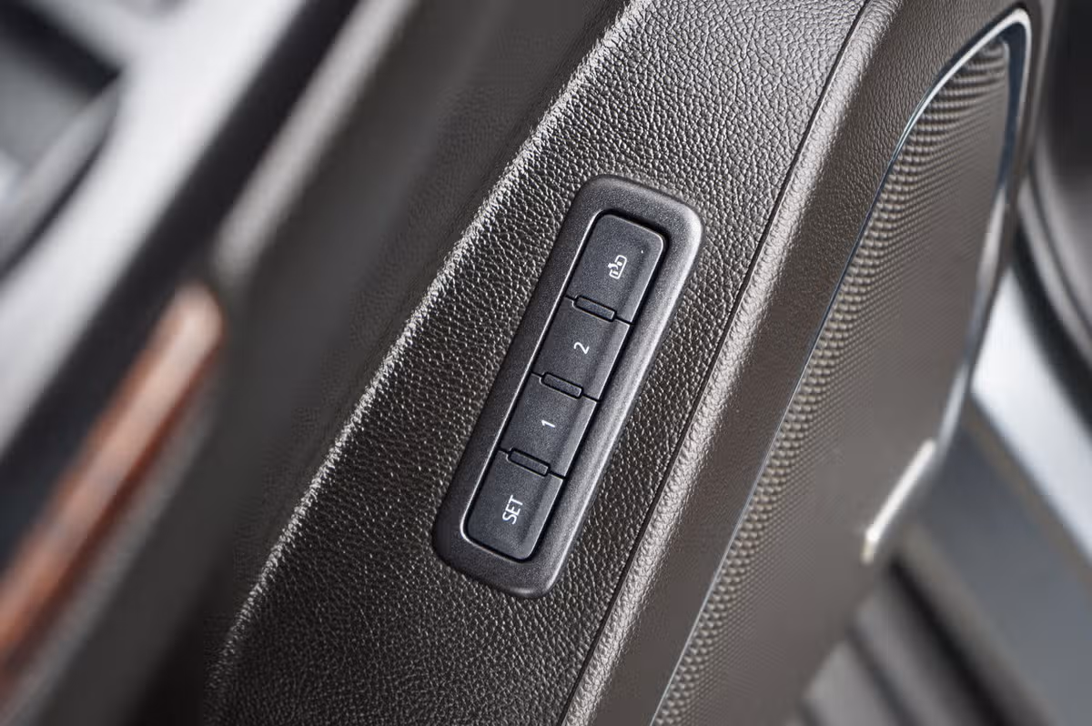 2020 GMC Yukon SLT Image 12