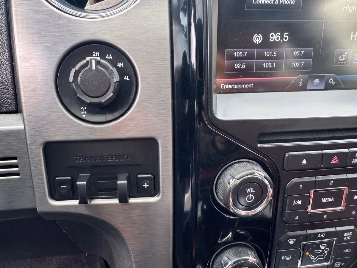 2013 Ford F-150 Limited SuperCrew Image 17