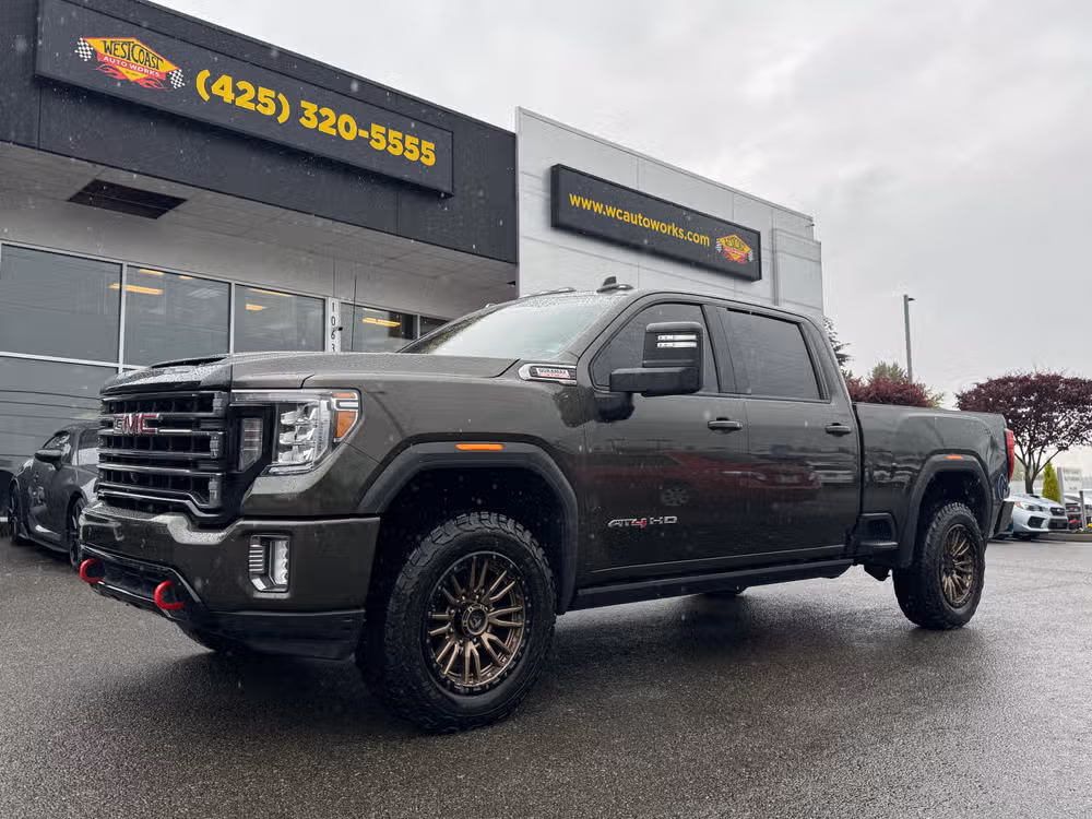 2022 GMC Sierra 2500HD AT4 Crew Cab Image 2