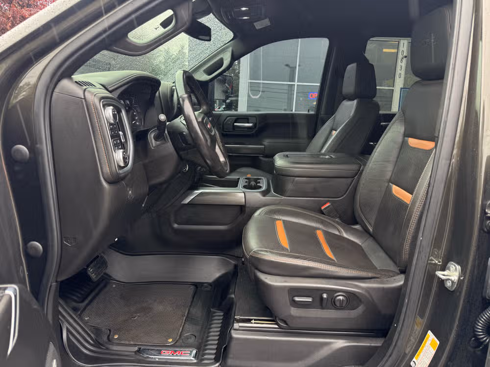 2022 GMC Sierra 2500HD AT4 Crew Cab Image 5