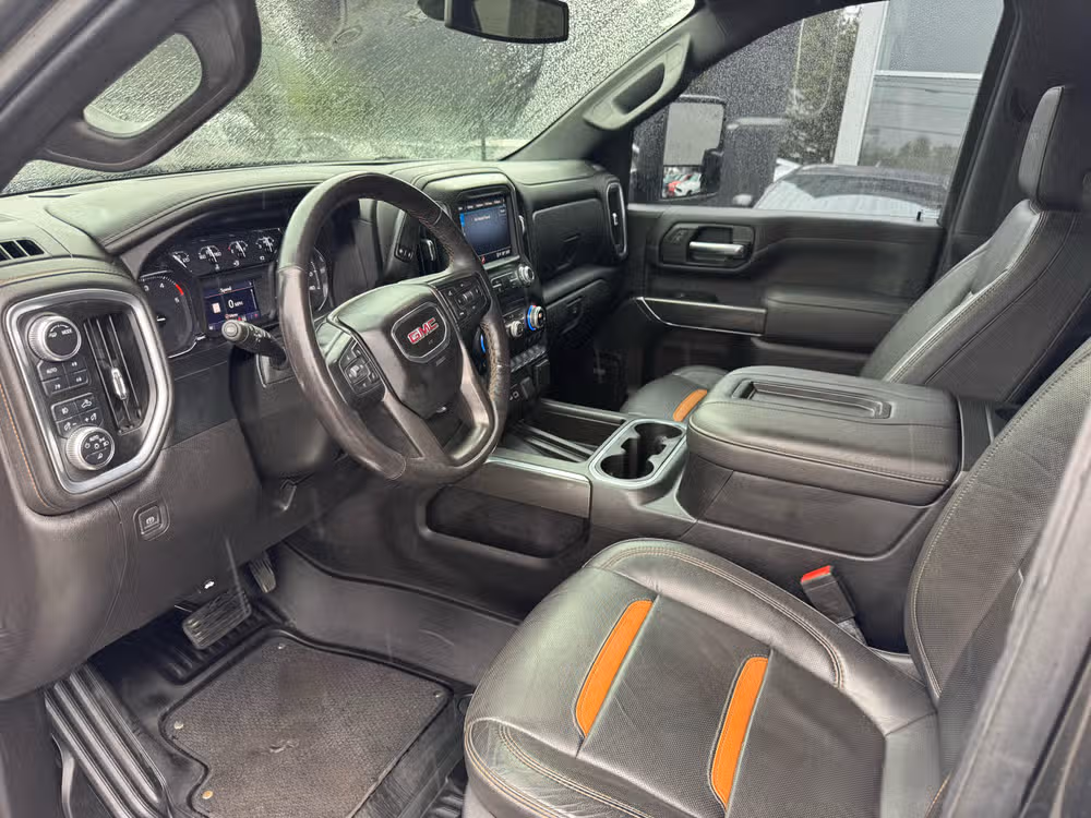 2022 GMC Sierra 2500HD AT4 Crew Cab Image 6