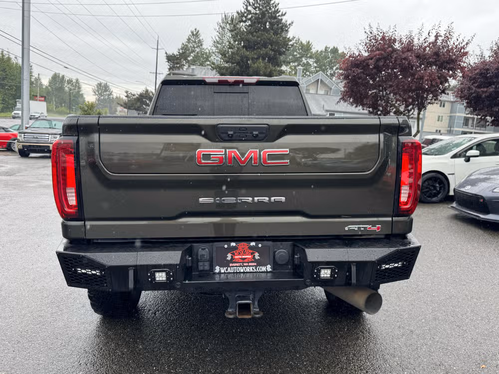 2022 GMC Sierra 2500HD AT4 Crew Cab Image 11