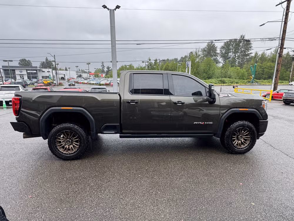 2022 GMC Sierra 2500HD AT4 Crew Cab Image 12