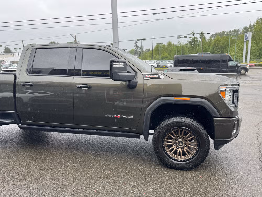 2022 GMC Sierra 2500HD AT4 Crew Cab Image 15
