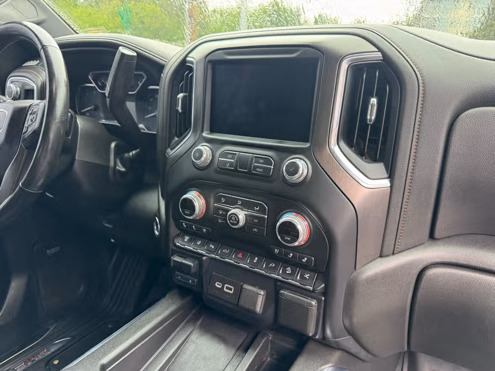 2022 GMC Sierra 2500HD AT4 Crew Cab Image 20